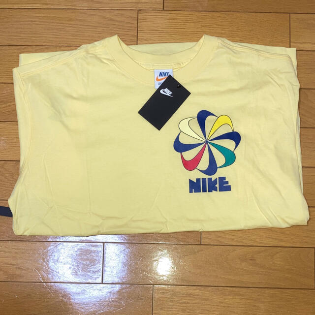 NIKE(ナイキ)のNIKE Tシャツ 復刻 風車 カマボコ イエロー XLサイズ メンズのトップス(Tシャツ/カットソー(半袖/袖なし))の商品写真