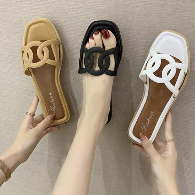 ペタンコサンダル　夏物セール　フラット　スクエア　韓国　ブラック　上品 レディースの靴/シューズ(サンダル)の商品写真