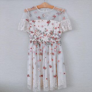 リリーブラウン(Lily Brown)のLily Brown　花刺繍チュールワンピース(ひざ丈ワンピース)