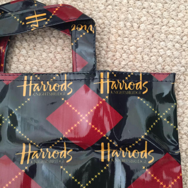 Harrods(ハロッズ)の値下げ中♥ハロッズナイロントートバッグ 冬にぴったり♪♪アーガイル柄 レディースのバッグ(トートバッグ)の商品写真