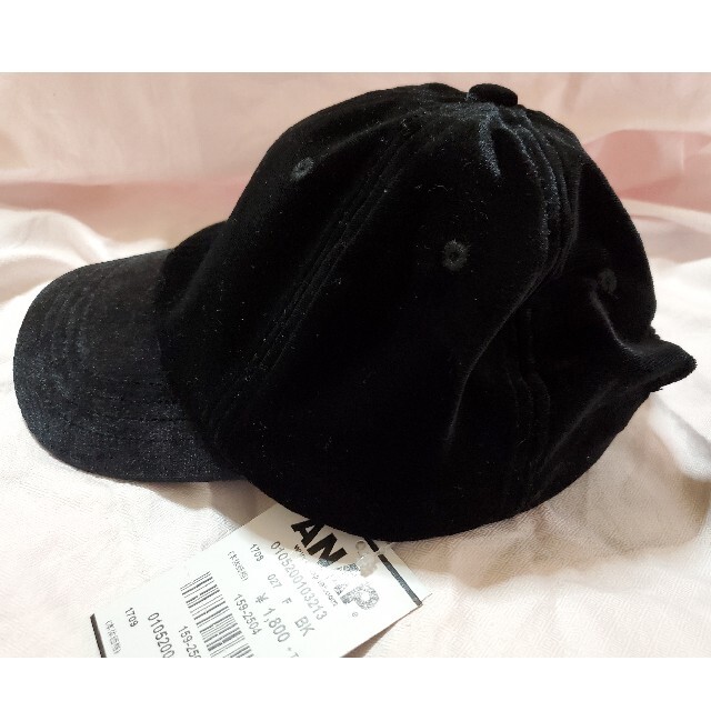 ANAP(アナップ)の新品タグ付き　ANAPベロア生地キャップ帽子　ブラック レディースの帽子(キャップ)の商品写真