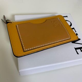 ロエベ(LOEWE)のロエベ　ミニ財布コインカードケース　イエロー　USED美品(財布)