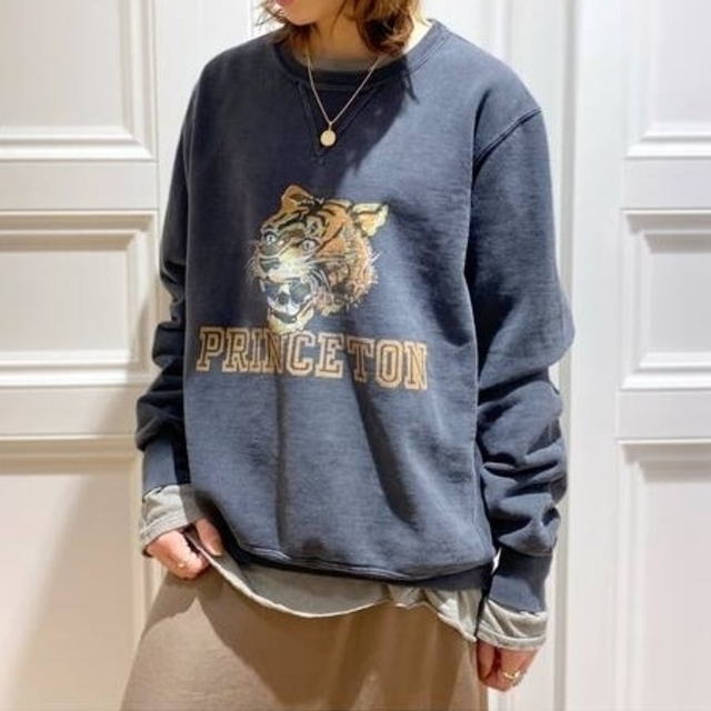 REMI RELIEF　レミ リリーフ　TIGER CREW SWEATトップス