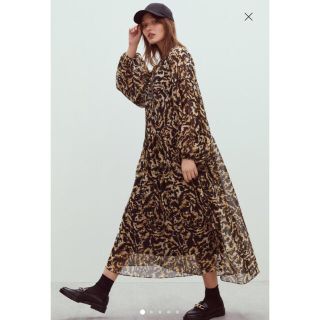 エイチアンドエム(H&M)の週末価格！【未使用タグ付】H&M  ロングワンピース ドレス ヒョウ(ロングワンピース/マキシワンピース)