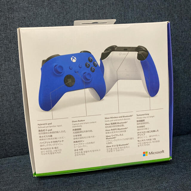 Microsoft(マイクロソフト)の【新品未開封】xbox ワイヤレスコントローラー ショックブルー エンタメ/ホビーのゲームソフト/ゲーム機本体(その他)の商品写真