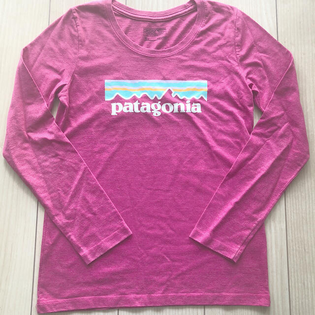 patagonia(パタゴニア)のパタゴニア キッズ150 中古 キッズ/ベビー/マタニティのキッズ服男の子用(90cm~)(Tシャツ/カットソー)の商品写真