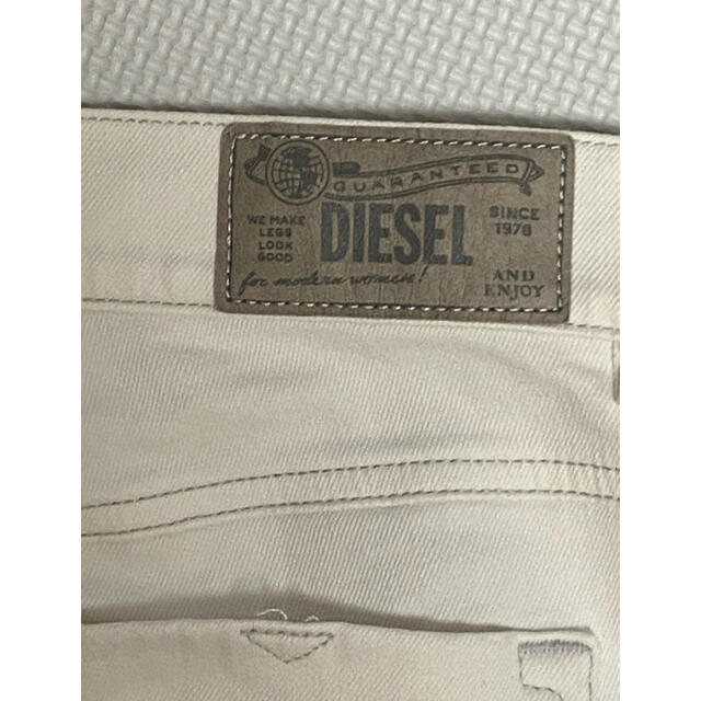 DIESEL(ディーゼル)の☆状態良好☆ DIESEL ディーゼル　ホワイトデニム　スキニー　ストレッチ レディースのパンツ(デニム/ジーンズ)の商品写真