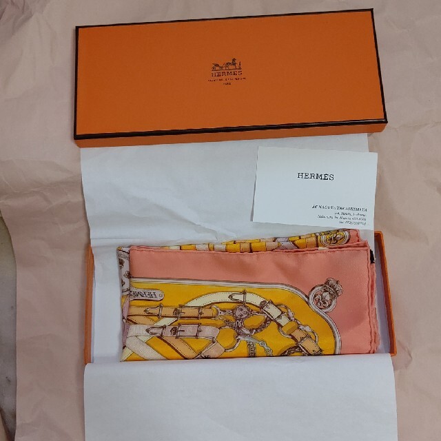 HERMES エルメス スカーフ 新品 箱つき。早い者勝ちです〜！