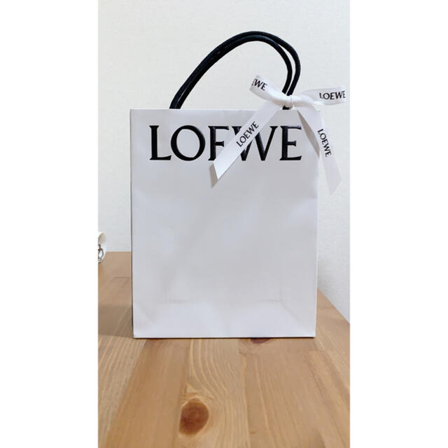 LOEWE(ロエベ)のLOEWE ロエベ　ショップ袋 レディースのバッグ(ショップ袋)の商品写真