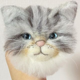 羊毛フェルト　猫ちゃん　ブローチ(その他)