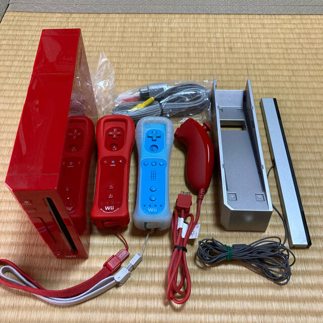 任天堂Wii 25周年限定モデル+リモコン2個+カセット5本 1