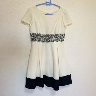 レッセパッセ(LAISSE PASSE)のLAISSE PASSE꙳★*ﾟ刺繍切り替えワンピース(ひざ丈ワンピース)