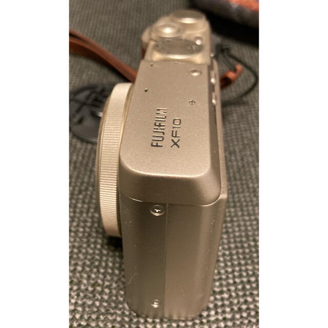 FUJIFILM XF10 （シャンパンゴールド）