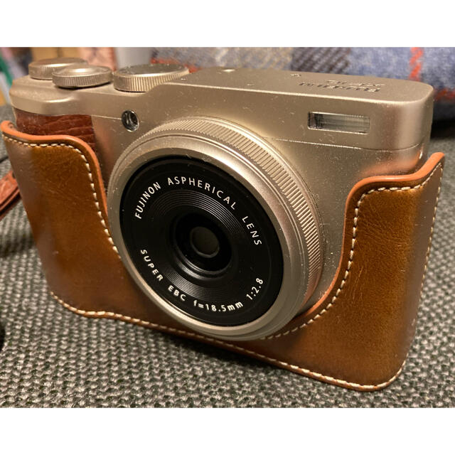 FUJIFILM XF10 （シャンパンゴールド）