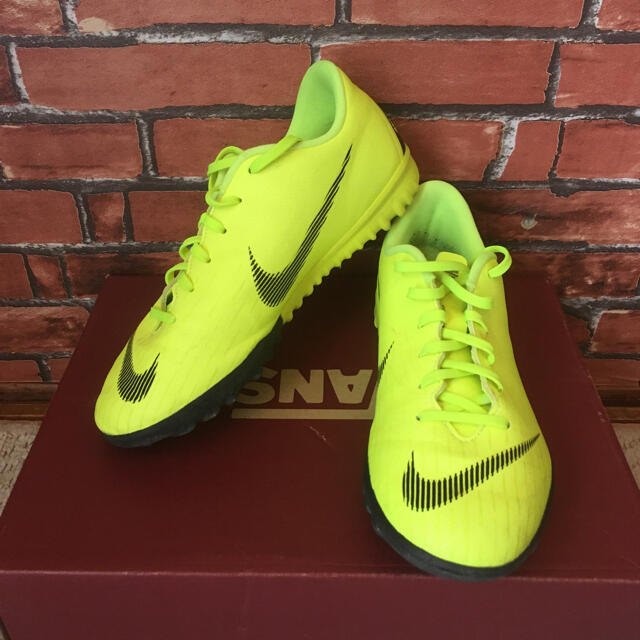 23cm NIKE ナイキ サッカー シューズ スニーカー 蛍光黄色 運動靴