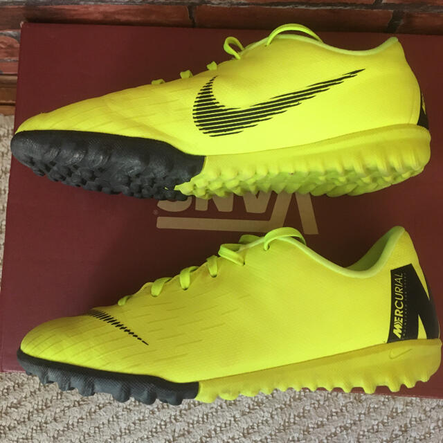 NIKE - 23cm NIKE ナイキ サッカー シューズ スニーカー 蛍光 NIKE - 23cm NIKE ナイキ サッカー シューズ スニーカー 蛍光