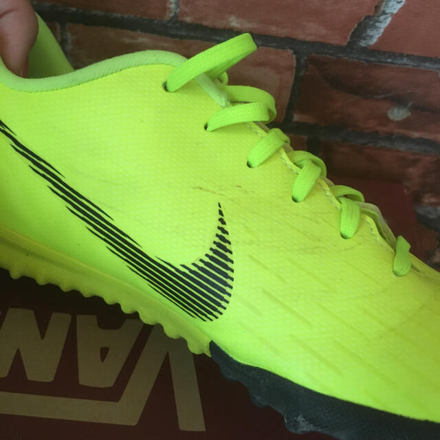 NIKE - 23cm NIKE ナイキ サッカー シューズ スニーカー 蛍光 NIKE - 23cm NIKE ナイキ サッカー シューズ スニーカー 蛍光