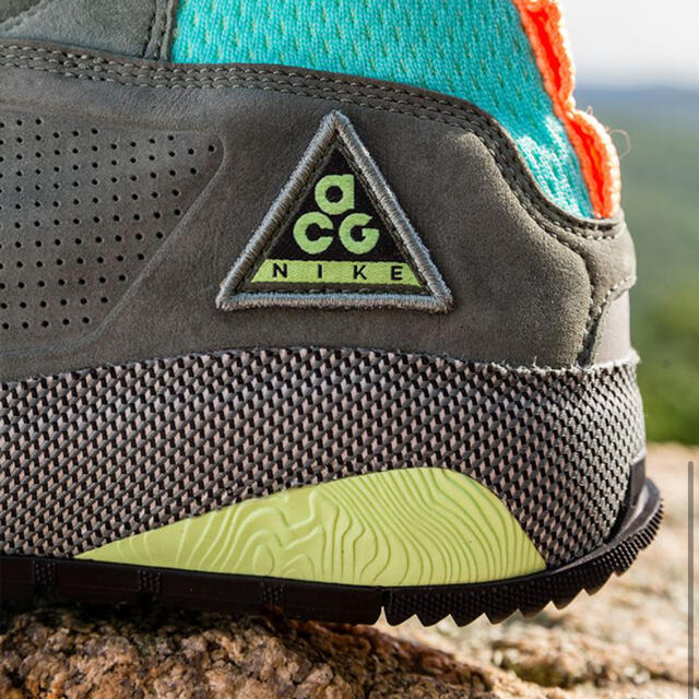 NIKE(ナイキ)のナイキ ACG ラックル リッジ クレイ グリーン　RUCKEL RIDGE メンズの靴/シューズ(スニーカー)の商品写真