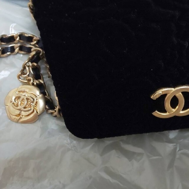 CHANEL(シャネル)の国内正規店購入新品21AW秋冬シャネルショルダーチェーンバッグバニティ黒カメリア レディースのバッグ(ショルダーバッグ)の商品写真