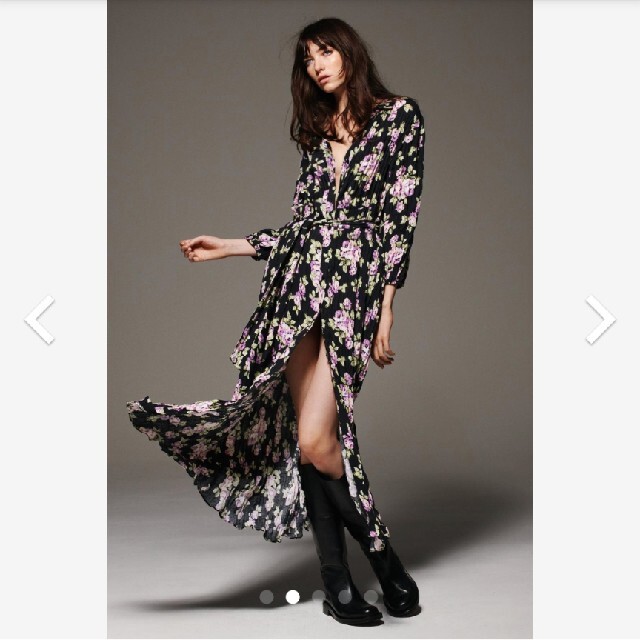 ZARA - ZARA フラワー柄ワンピース XSサイズの通販 by ZARA - ZARA フラワー柄ワンピース XSサイズの通販 by