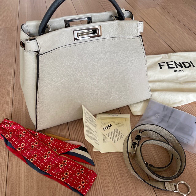 FENDI(フェンディ)の極美品！大特価！FENDI  ピーカブー　セレリア レディースのバッグ(ハンドバッグ)の商品写真
