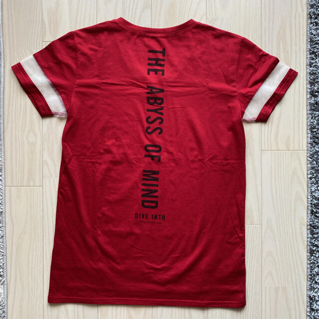 BACKS(バックス)の値下げ中❗️★新品未使用★  BACKS  暗め赤  Vネック  Tシャツ レディースのトップス(Tシャツ(半袖/袖なし))の商品写真