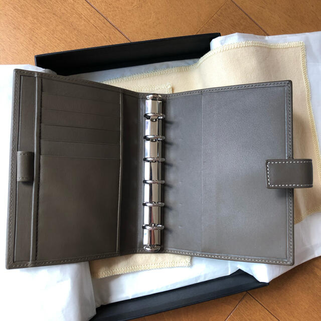 LOEWE(ロエベ)の【ダム様専用】LOEWE 未使用　ロエベ　レザー手帳カバー　 レディースのファッション小物(その他)の商品写真