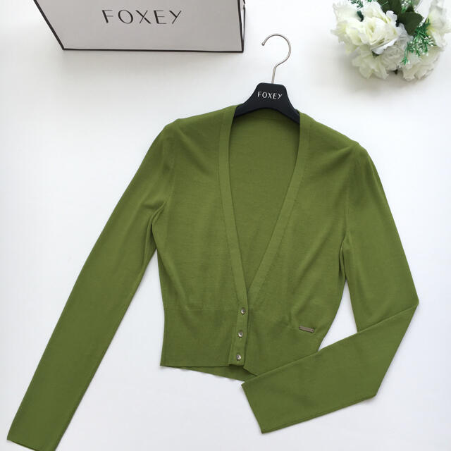 【美品】新タグ　FOXEY フォクシー　細く見える　ストレッチ　カーディガン