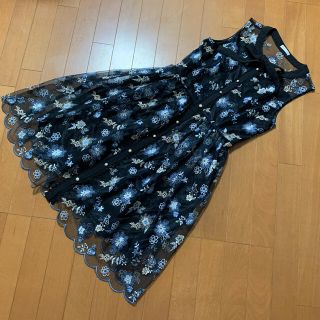 アクシーズファム(axes femme)のhirorin1011様専用　アクシーズファムカラー刺繍入チュール重ねワンピース(ひざ丈ワンピース)