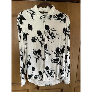 ザラ(ZARA)の花柄シャツ(シャツ)