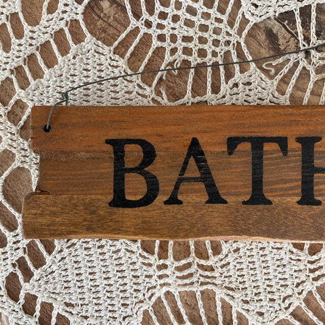 BATH ROOM/バスルーム サインプレート 木製 古材 ハンドメイドのインテリア/家具(インテリア雑貨)の商品写真