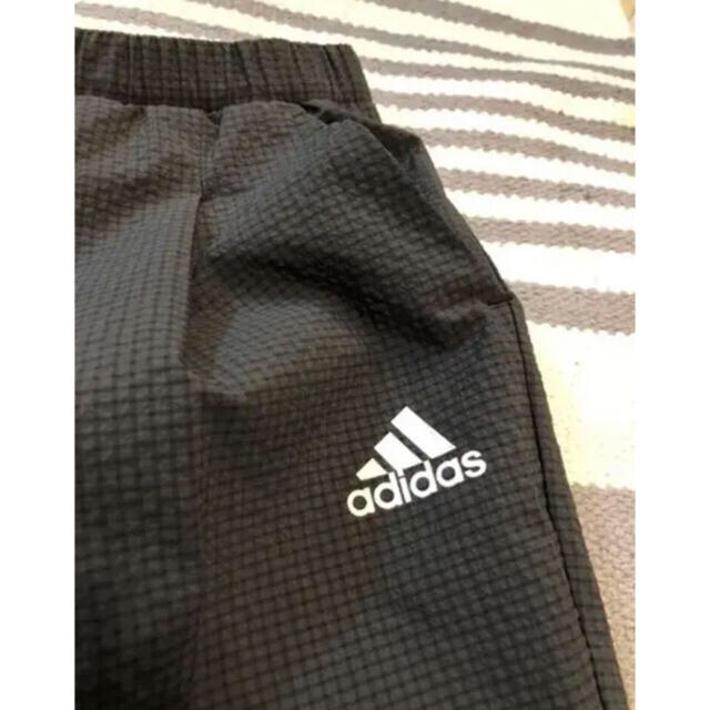 adidas(アディダス)の新品　140cm adidas 7分丈　カプリパンツ　ハーフパンツ　キッズ キッズ/ベビー/マタニティのキッズ服男の子用(90cm~)(パンツ/スパッツ)の商品写真