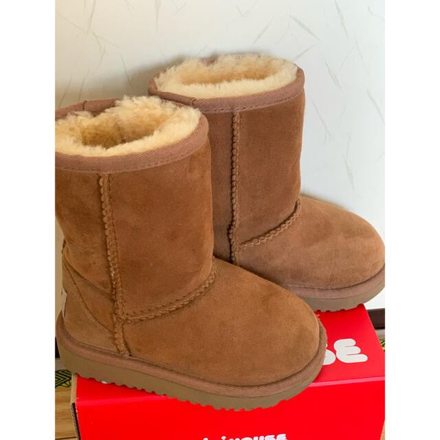 UGG(アグ)のUGG ムートンブーツ キッズ   キッズ/ベビー/マタニティのキッズ靴/シューズ(15cm~)(ブーツ)の商品写真