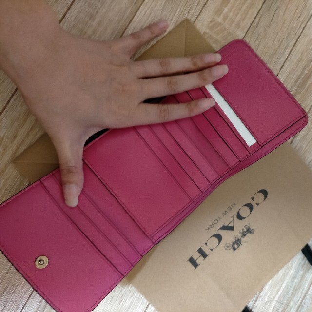 COACH(コーチ)のコーチ折りたたみ財布 未使用 予約済み レディースのファッション小物(財布)の商品写真