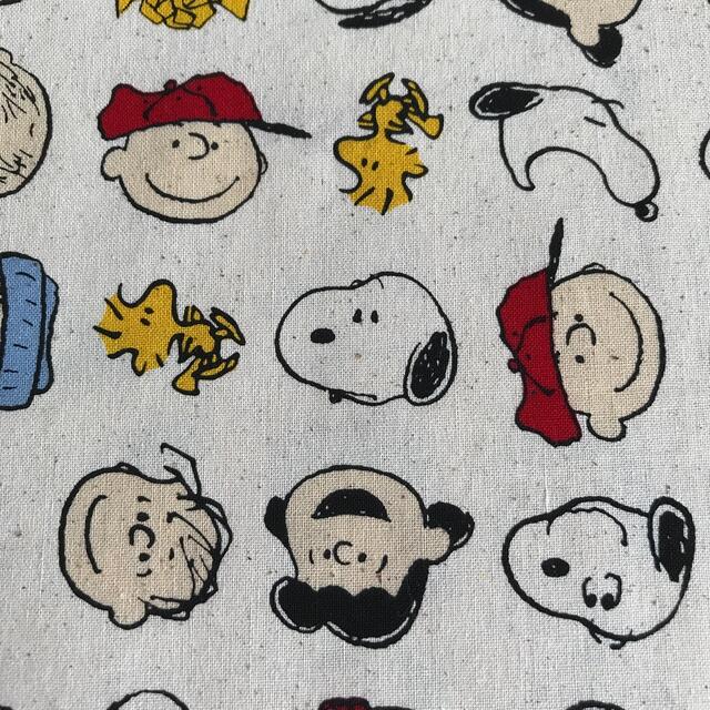 SNOOPY(スヌーピー)の[新品未使用品] 人気の柄　スヌーピー  生地 ハンドメイドの素材/材料(生地/糸)の商品写真