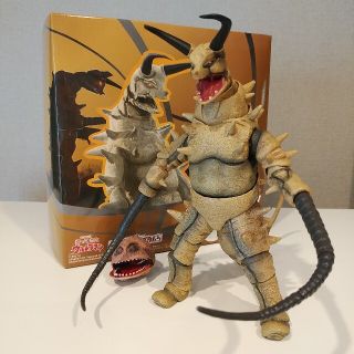 バンダイ(BANDAI)のS.H.フィギュアーツ グドン(特撮)