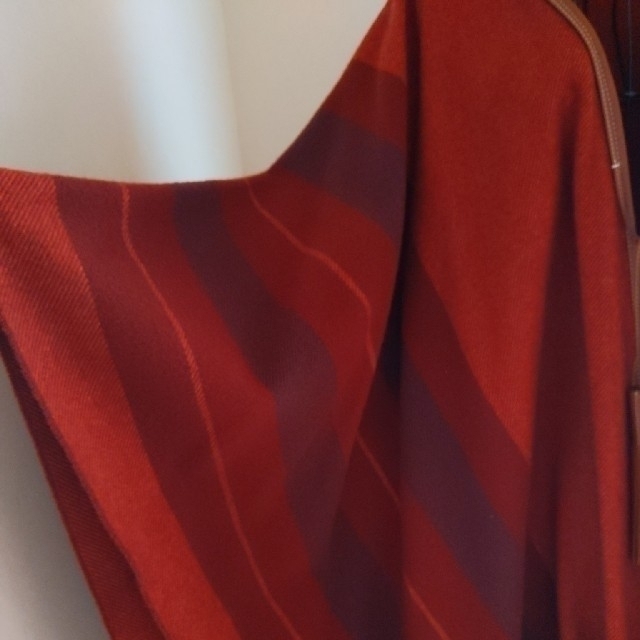 Hermes(エルメス)の週末限定／HERMES ロカバール 羽織り ユニセックス レディースのファッション小物(マフラー/ショール)の商品写真