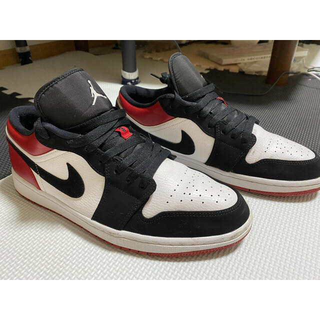 NIKE(ナイキ)のNIKE AIR JORDAN 1 LOW BLACK TOE メンズの靴/シューズ(スニーカー)の商品写真