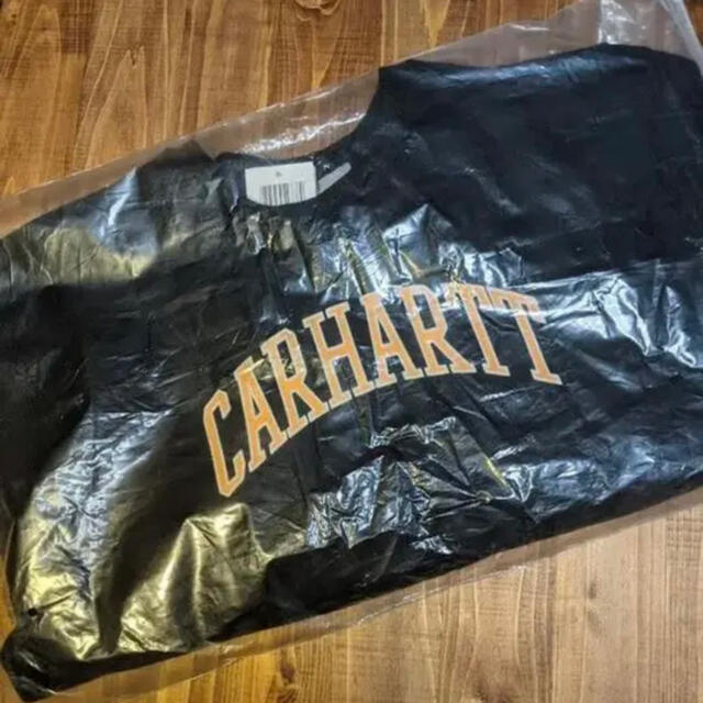 carhartt(カーハート)の大人気！最安値！　新品　カーハート  トレーナー メンズのトップス(スウェット)の商品写真