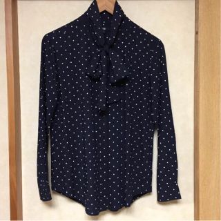 ユニクロ(UNIQLO)の未使用☆UNIQLOリボンドットブラウス♪(シャツ/ブラウス(長袖/七分))