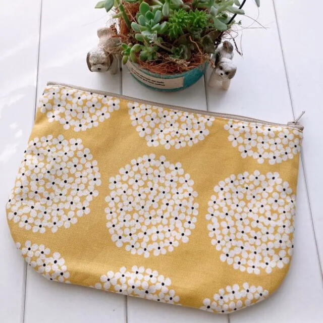 handmade刺繍ポーチ✤あひる アヒル duck 北欧 マスタード handmade刺繍ポーチ✤あひる アヒル duck 北欧 マスタード