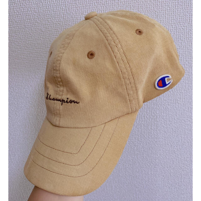 Champion(チャンピオン)のChampion コーデュロイ キャップ ベージュ レディースの帽子(キャップ)の商品写真