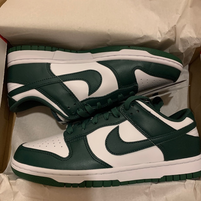 NIKE(ナイキ)のNIKE DUNK LOW RETRO "Varsity Green" メンズの靴/シューズ(スニーカー)の商品写真