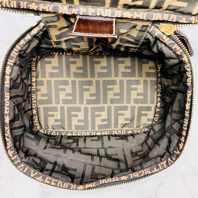 ✨極美品✨FENDI フェンディ ズッカ バニティバッグ ポーチ