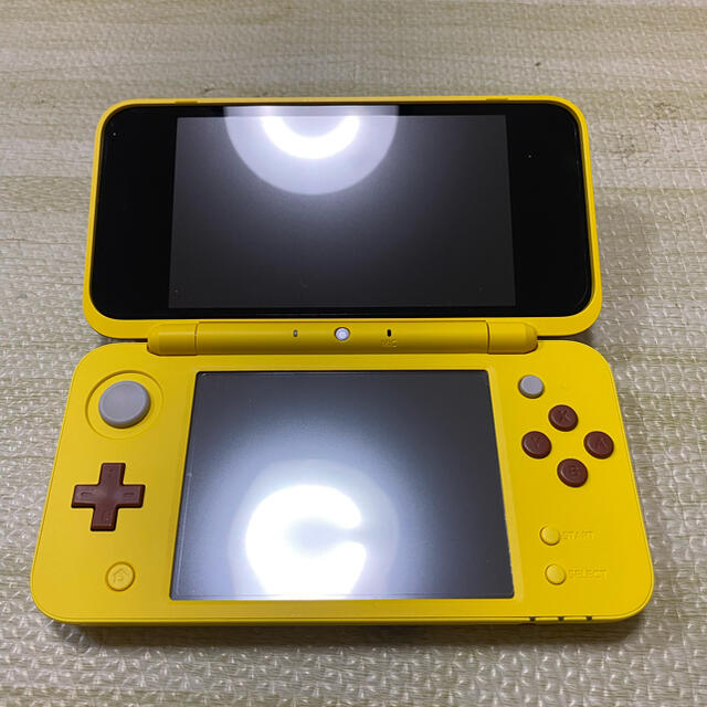 【送料無料】Newニンテンドー2DS LL ピカチュウエディション