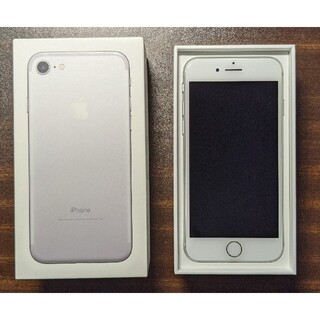 アイフォーン(iPhone)のiPhone7 128GB simフリー 付属品完備(スマートフォン本体)