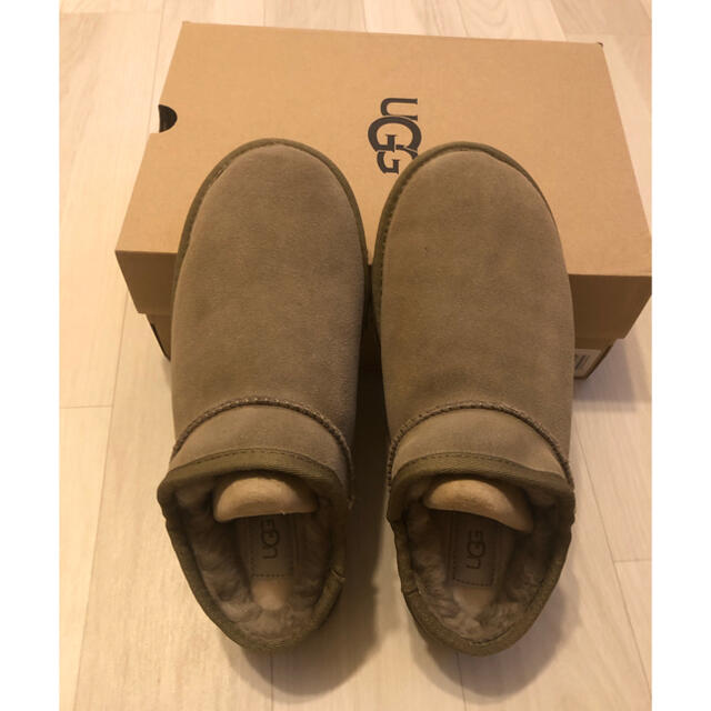 FRAMeWORK(フレームワーク)のFRAMeWORK★【UGG】CLASSIC SLIPPERS 25★ レディースの靴/シューズ(スリッポン/モカシン)の商品写真