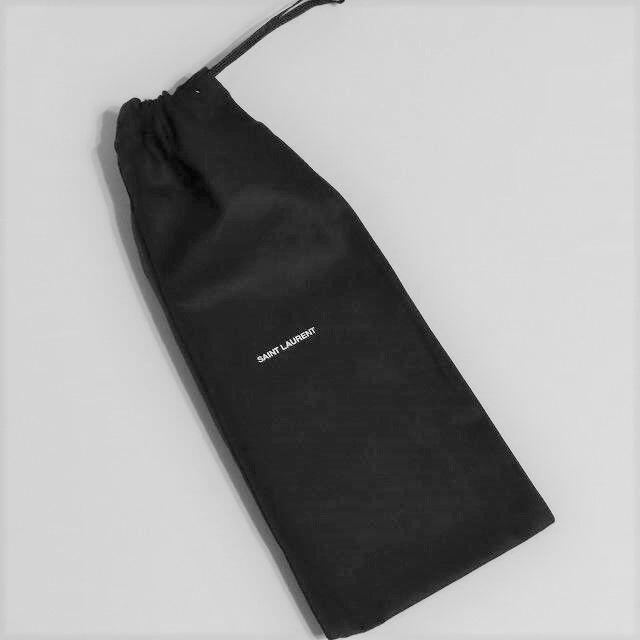 Saint Laurent(サンローラン)の新品サンローランロゴ袋ポーチ黒白モノトーン小物入れ収納アクセサリーケース レディースのファッション小物(ポーチ)の商品写真