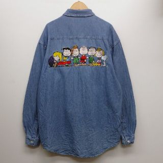 ピーナッツ(PEANUTS)のPEANUTS ピーナッツ スヌーピー 刺繍 香港製 デニムシャツ M(シャツ)