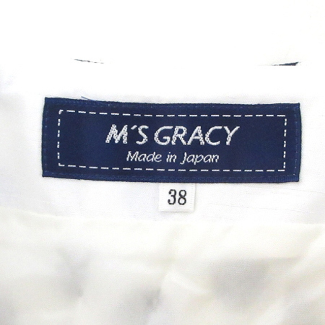 M'S GRACY(エムズグレイシー)のエムズグレイシー 近年モデル スカート 膝丈 フレア 総柄 白 黒 ボトムス レディースのスカート(その他)の商品写真